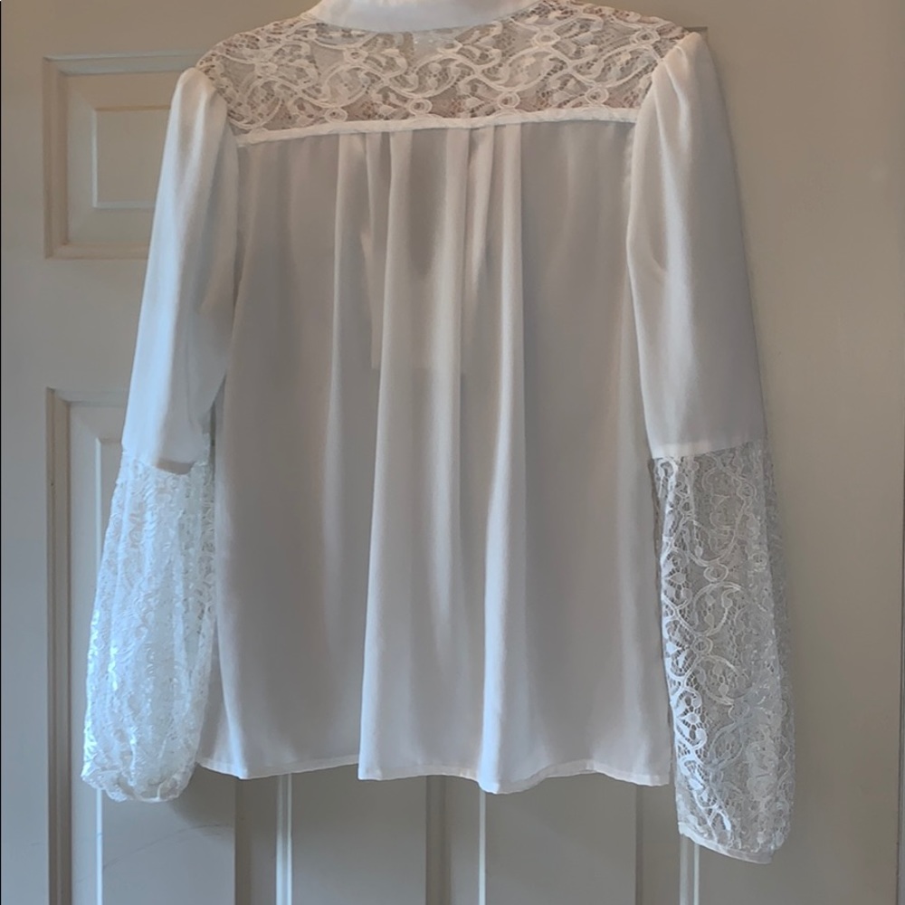 Altar’d State Blouse - Picture 5 of 6